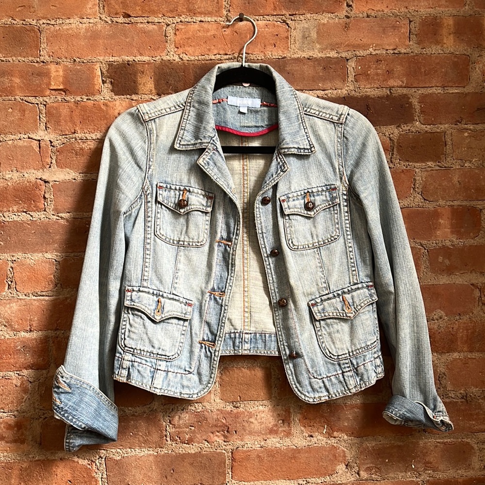 Vintage jean jacket with wooden buttons